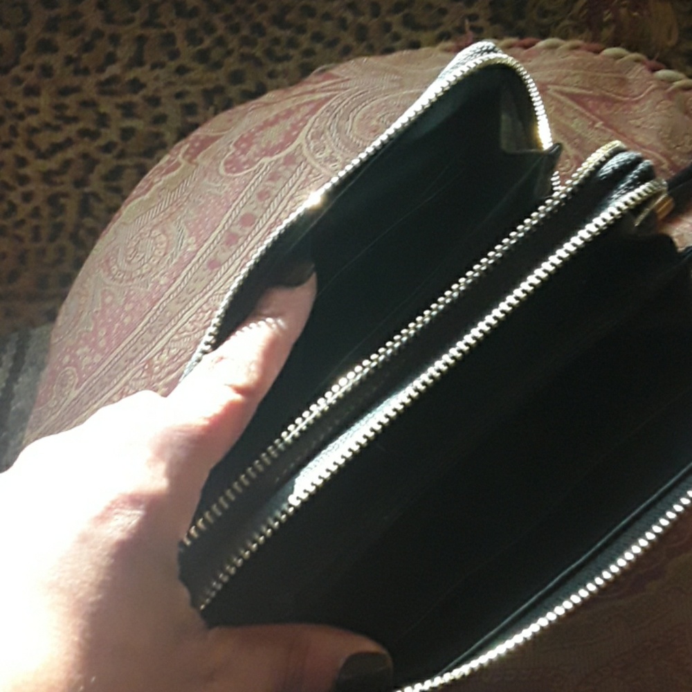 Beautiful wristlet - Picture 3 of 3